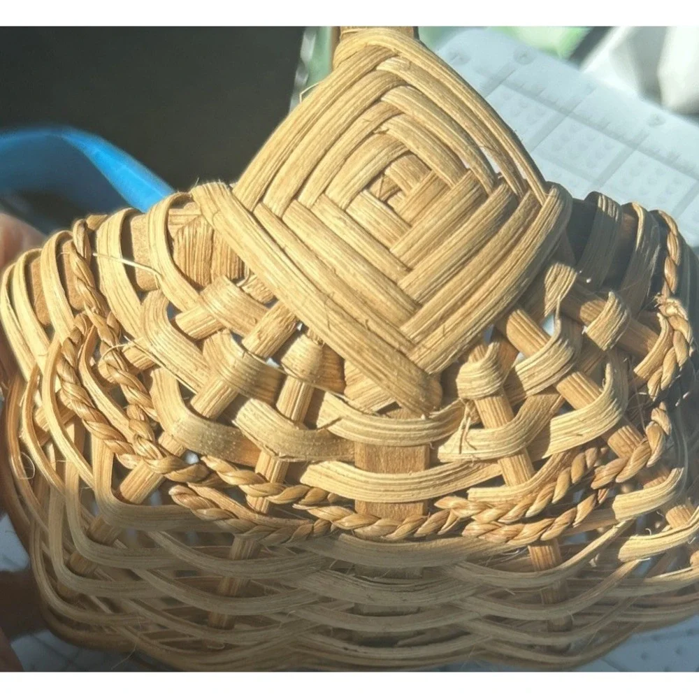Vintage Small Wicker Buttocks Split Bottom Egg Gathering Woven Bent Wood Basket